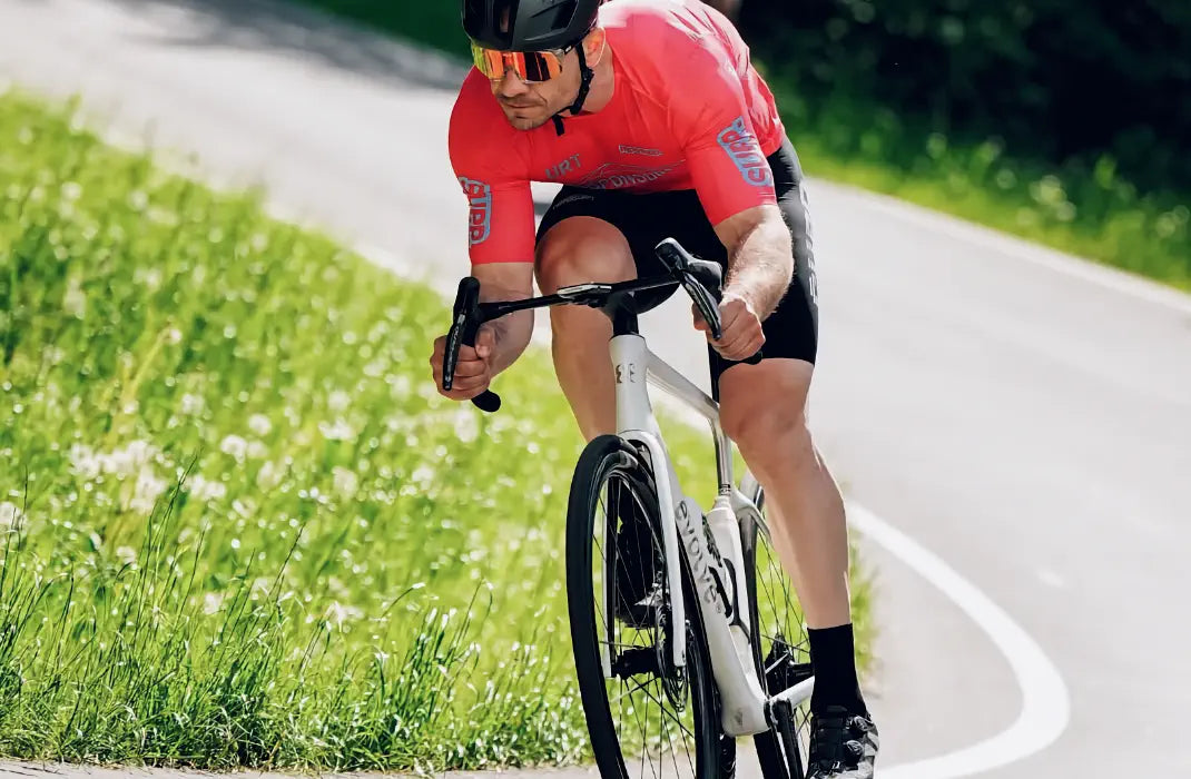 Evolve Cima, a super‑light, thoughtfully spec’d frameset at aggressive pricing versus big‑brand halo climbers - Pedal Passion
