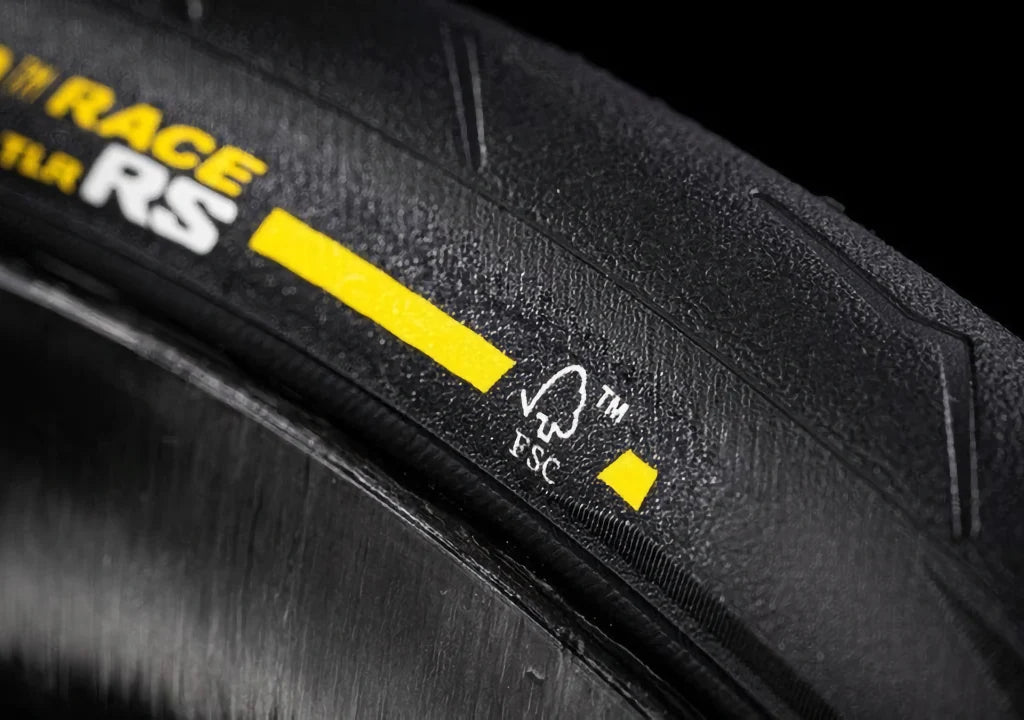 Pirelli P Zero Race TLR RS: Wet-Grip Confidence With Race-Day Speed