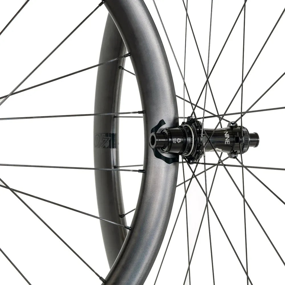 Industry Nine SOLiX SL AR40C Carbon Wheelset (700c) – Shimano HG - Pedal Passion
