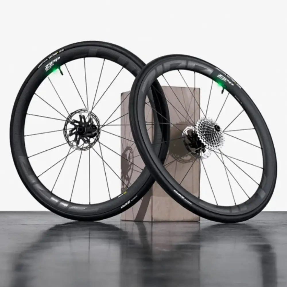 Zipp 303 SW Tubeless Disc Brake Wheelset – 40mm AXS Tyre Pressure Sensor