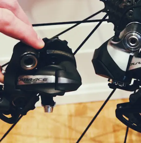 The Digital Shift: Electronic vs Mechanical Drivetrain Maintenance