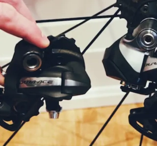 The Digital Shift: Electronic vs Mechanical Drivetrain Maintenance